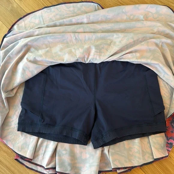 likeNEW Lululemon Court Rival High Rise Skirt
Chroma Clash Multi/Mineral Blue 10 - Picture 5 of 8